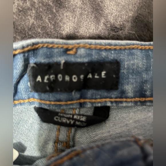 light jean shorts - Picture 2 of 3